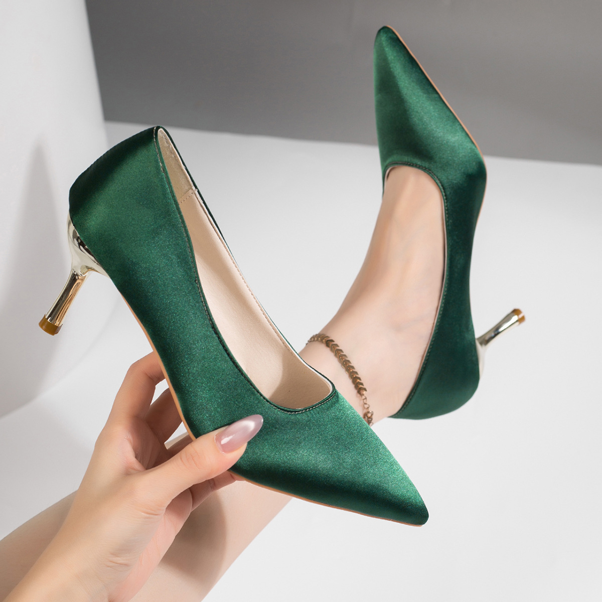 Court Heel Pointed - Zapatos de tacón alto con punta