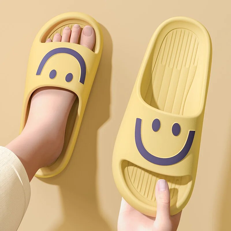 Pantuflas con diseño de cara s - Mule Slip On reseña y precio