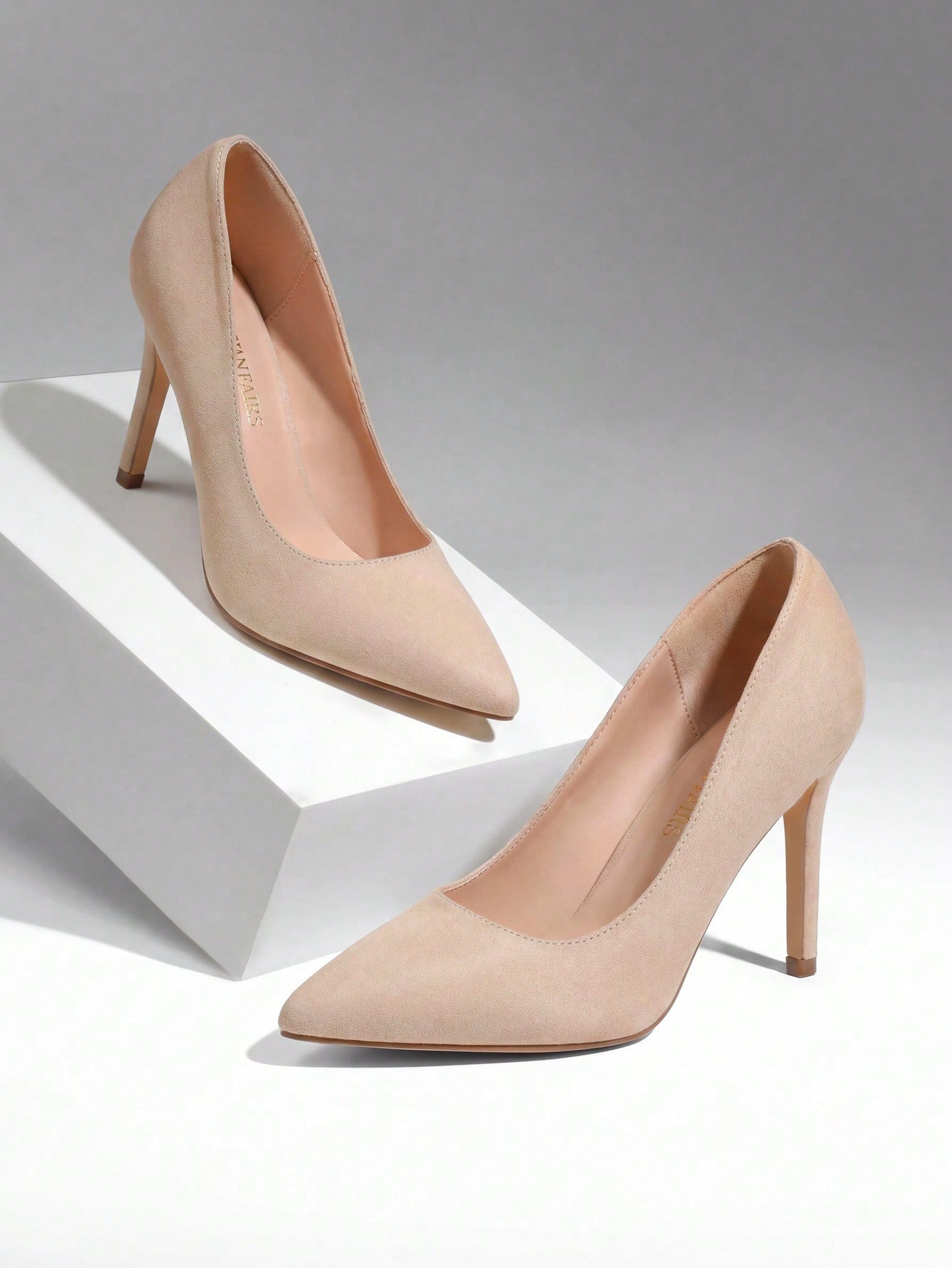 Zapatos de tacón alto tipo sti - Court Heel Pointed reseña y precio